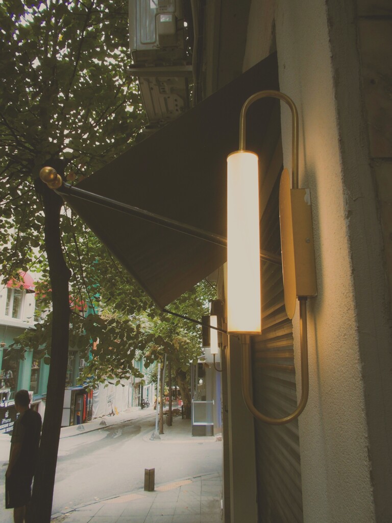 何か言わなきゃ…いけないけど…