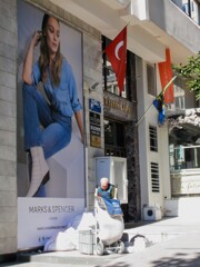 気になるの…？