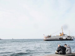 男は海を見るのがお好き…？