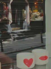 色見えで　移ろうものは…