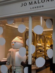 黒い服着た美しい店員さんだった～～