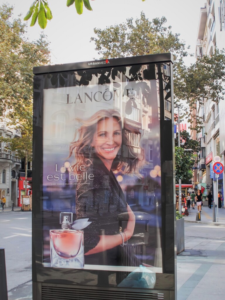 うん　街歩くのって楽しいね～♪