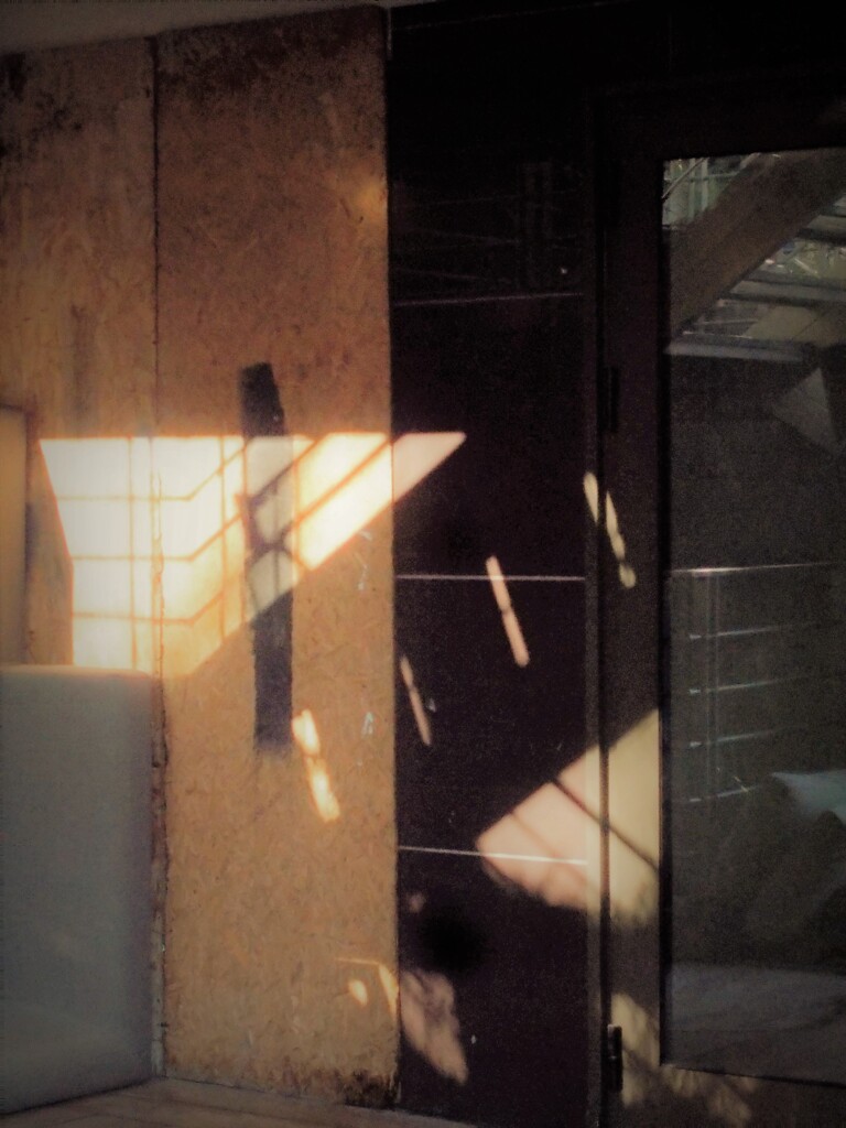 異次元へのドアはどこ…？