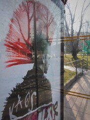 ニワトリ男出現～！