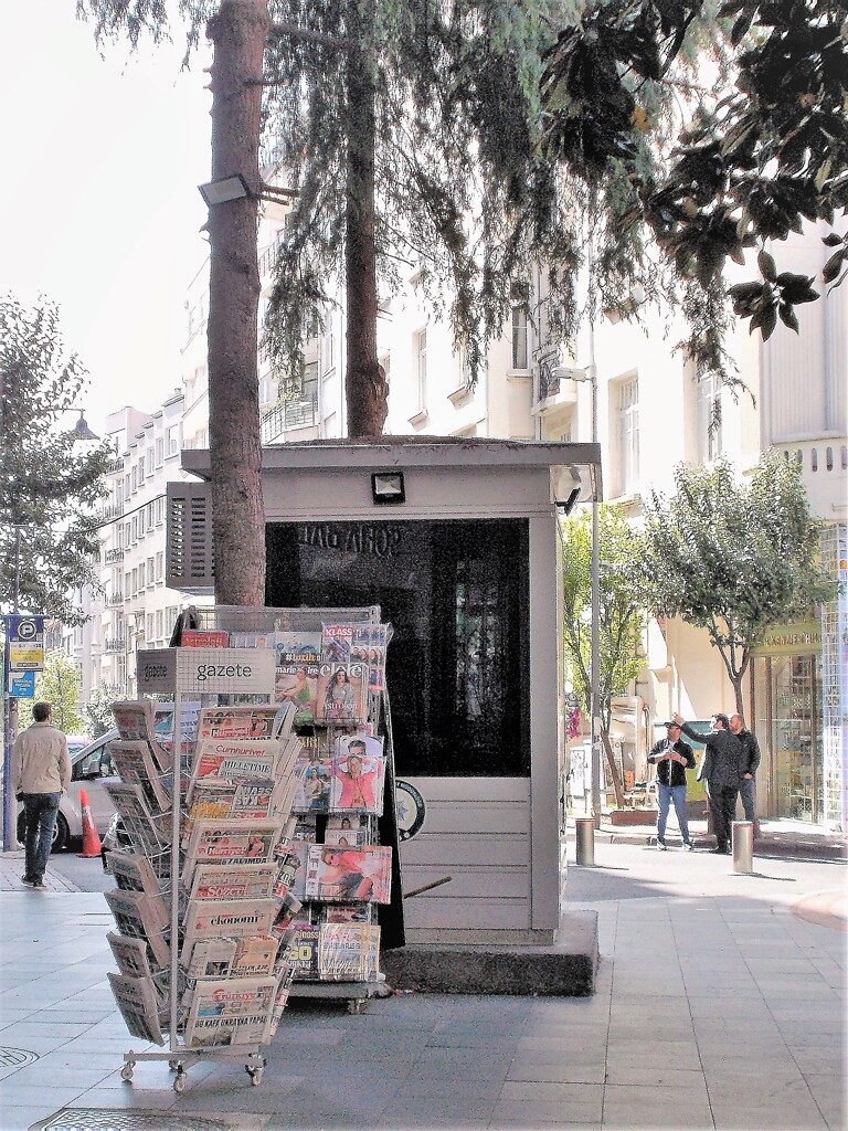 朝のニュウススタンド～☆