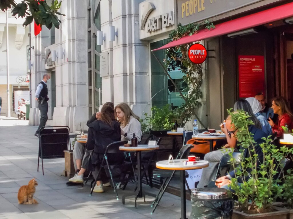 一緒に朝食って　好きで安心できる人～