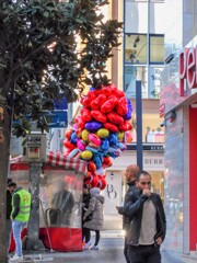 風船とおじさん～～　希望はいつだってある～～