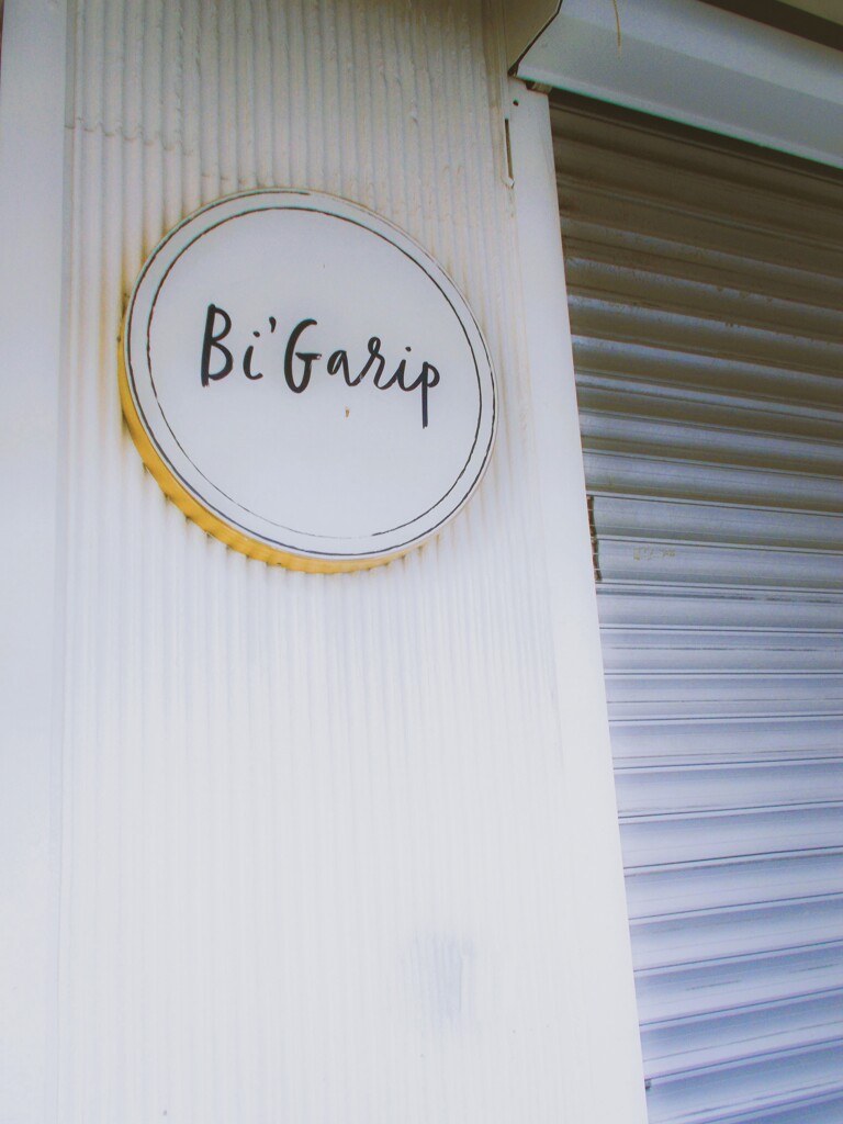 bir garip…   変わり者…
