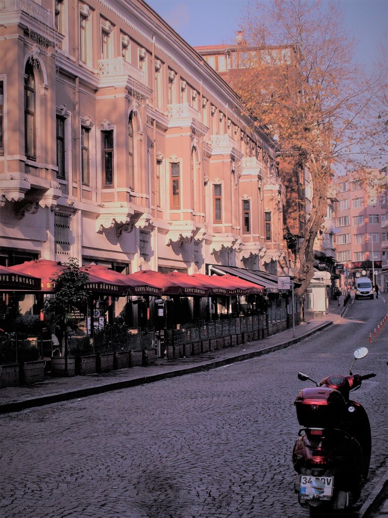 ルージュ色の…