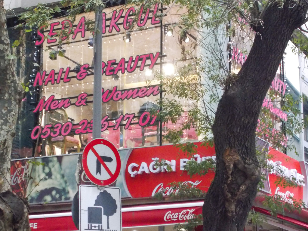 キラキラピカピカ　ネイルサロン✨