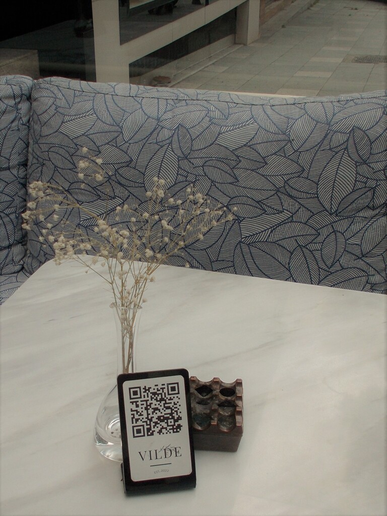 独りで座りたい…