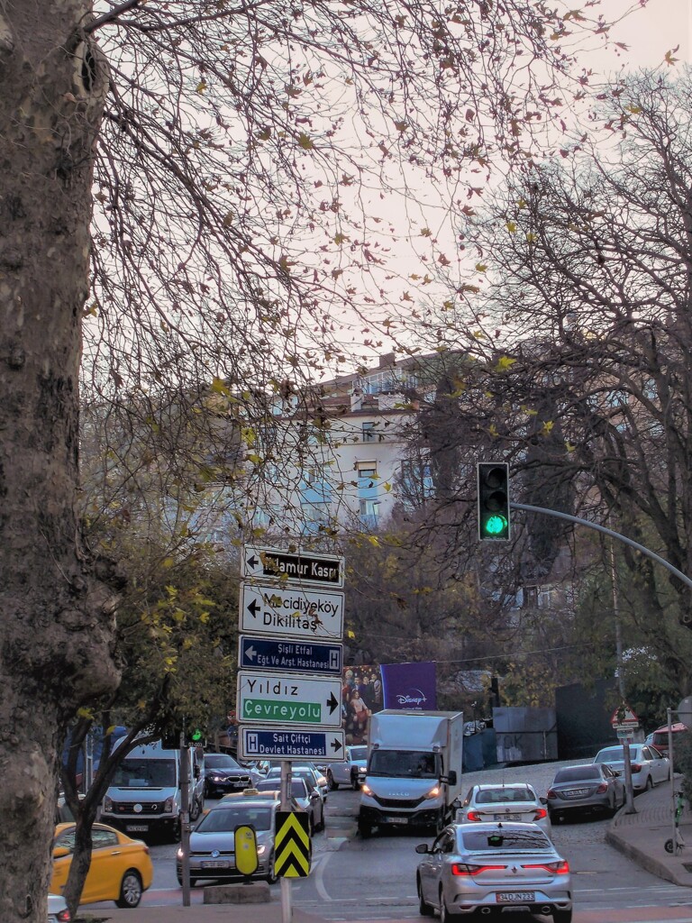 カチカチカチ…朝が流れて行く～～