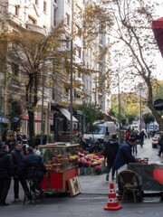 焼き栗屋さんも出てきました（右）～