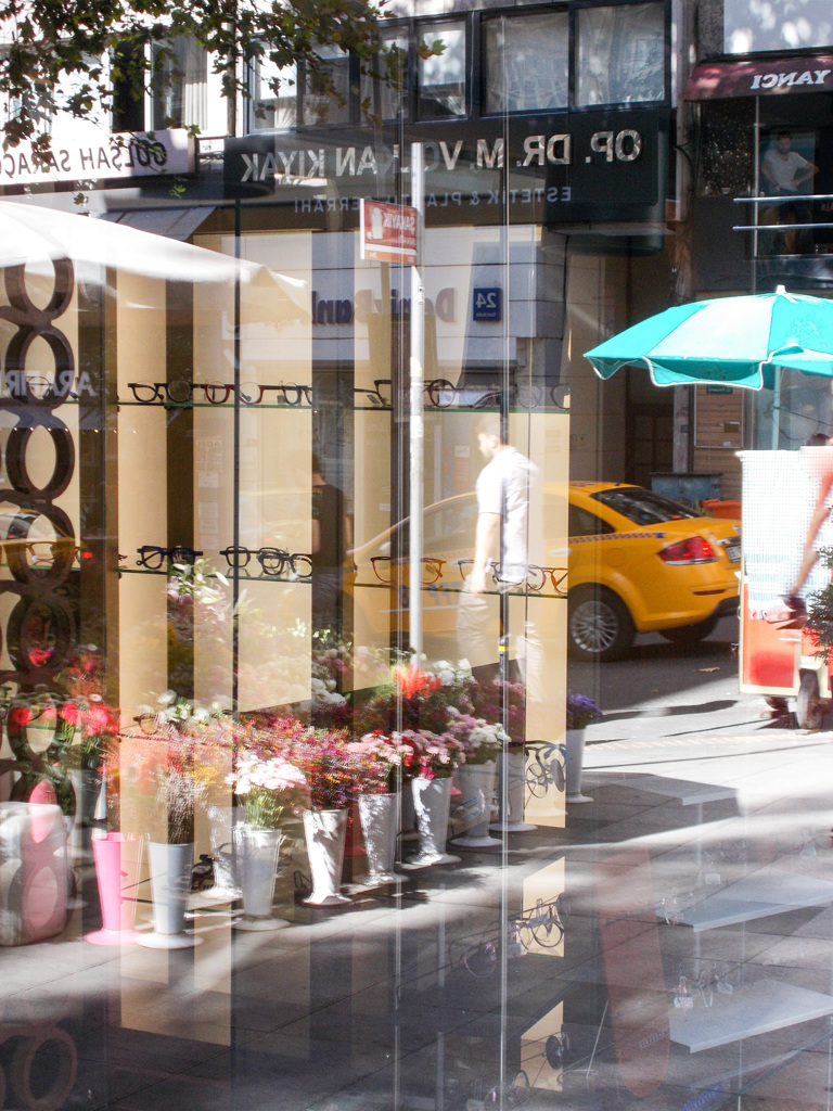 ショーウィンドウの中・・・