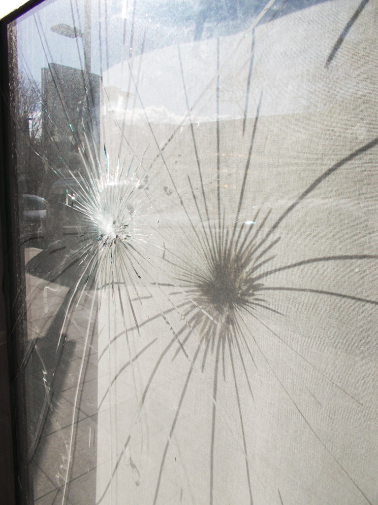 ヒビ割れ・・・