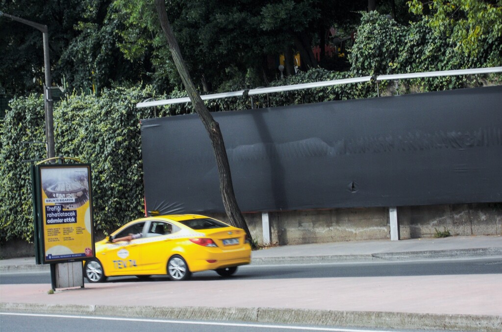 黄色いタクシーが過ぎてった～