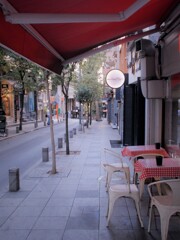 細く　長く…　近所のビストロ…