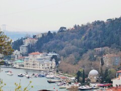ボスポラス海峡を臨む町～