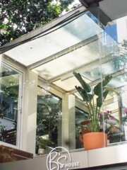 緑の中の美容院～～豪華ね～