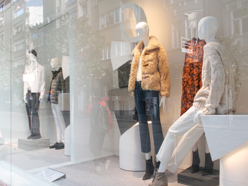 白い虚無の中の日常～