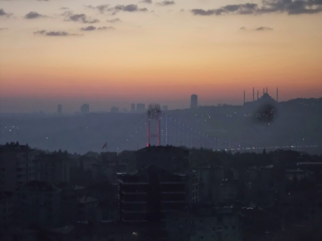 夜が明ける～～