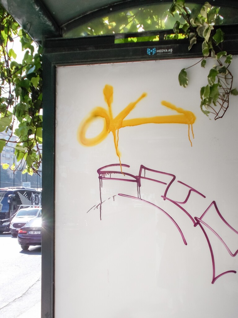 落書き…光ってた…✨