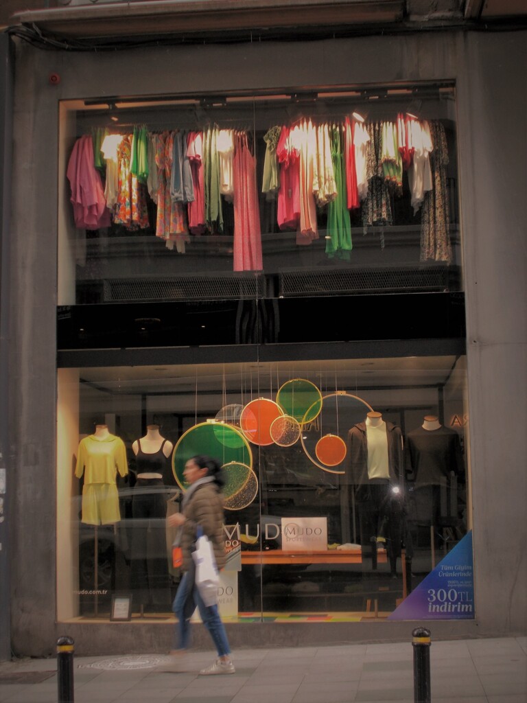 灯ともし頃～　帰ろ…待ってる人がいる～♡