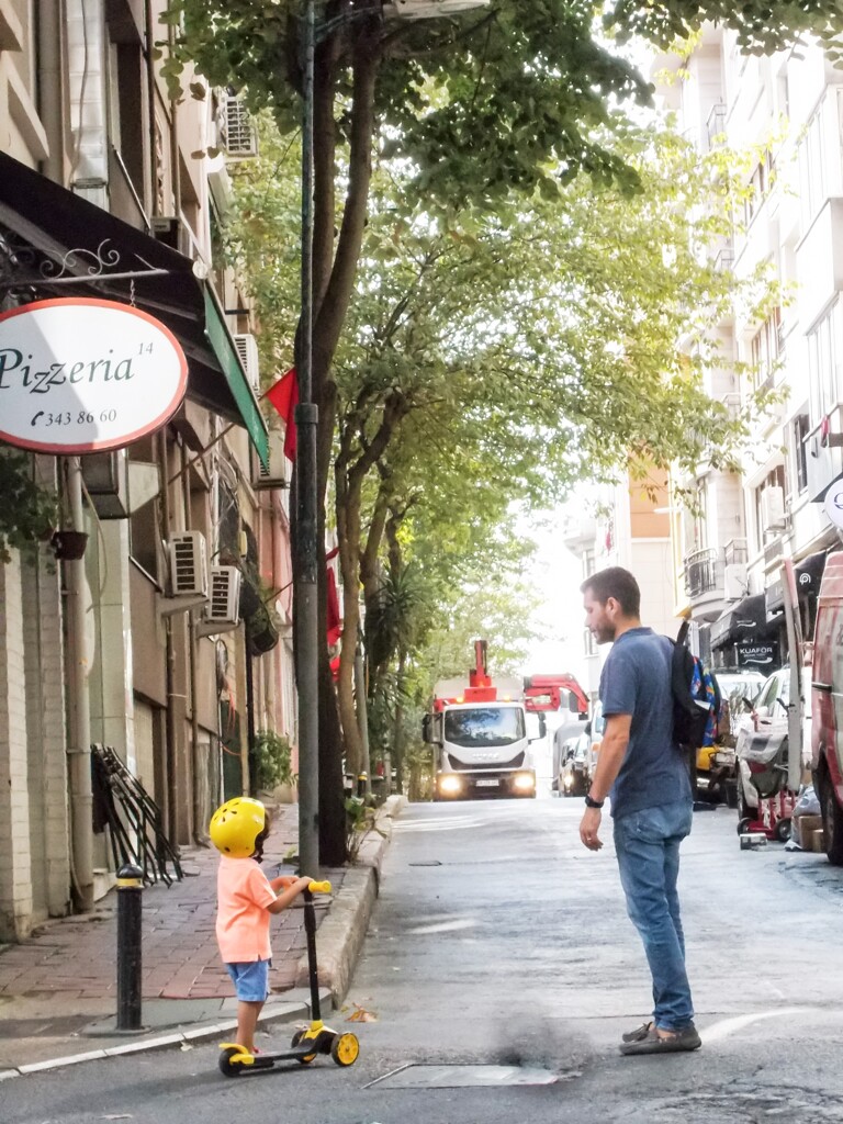 僕　大きくなったらあんな大きな車を運転するよ～☆