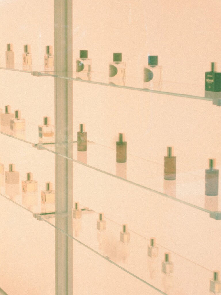 匂ひなどは　仮のものなるに…〜〜つって…！