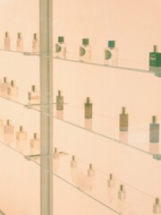 匂ひなどは　仮のものなるに…〜〜つって…！