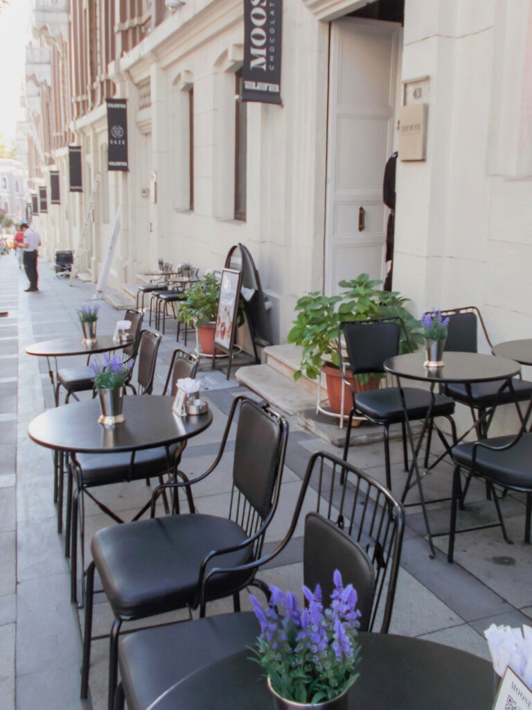 もう今頃は　スタンドヒーターが設置されているでしょう～