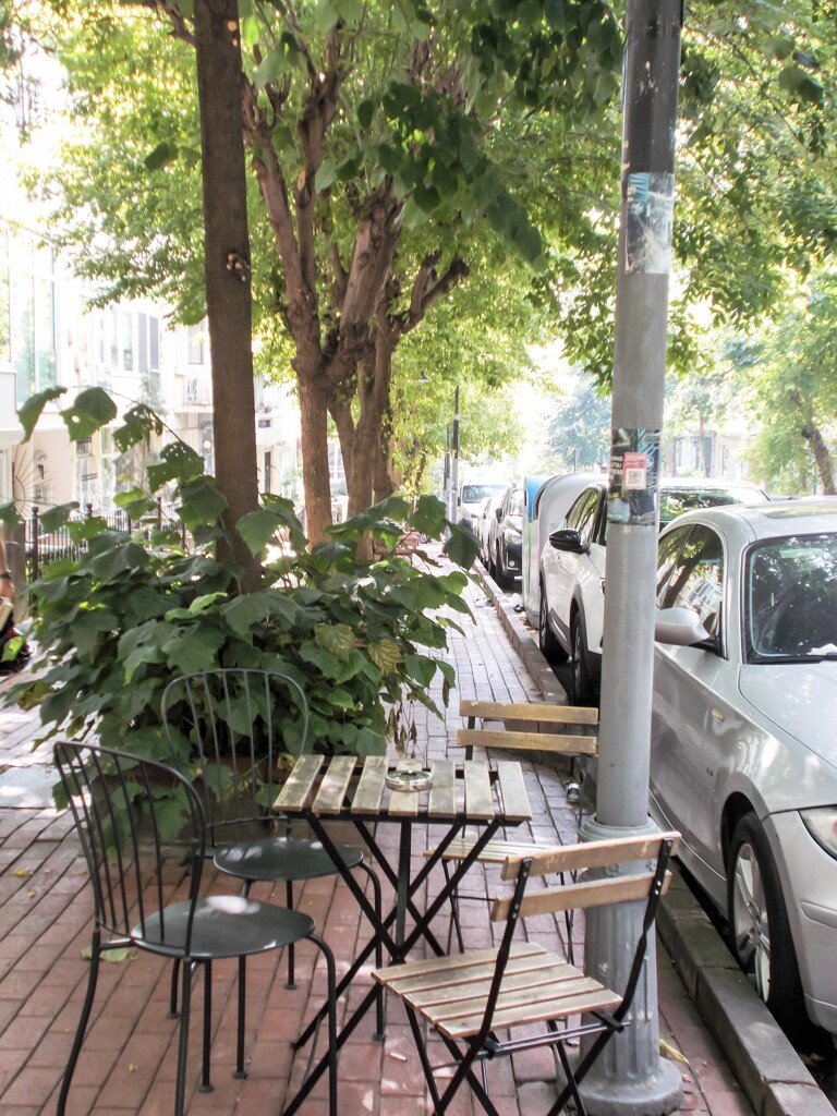 Dedikodu Masasi  （ゴシップ用テーブル）