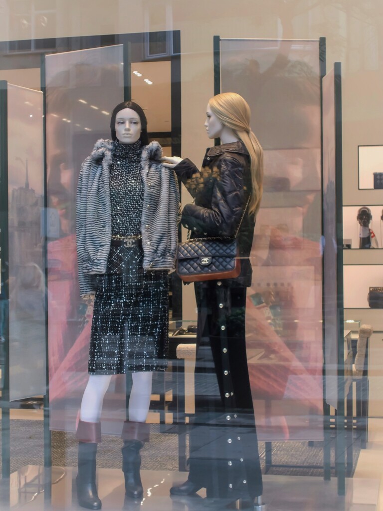 マネキン人形の・・・