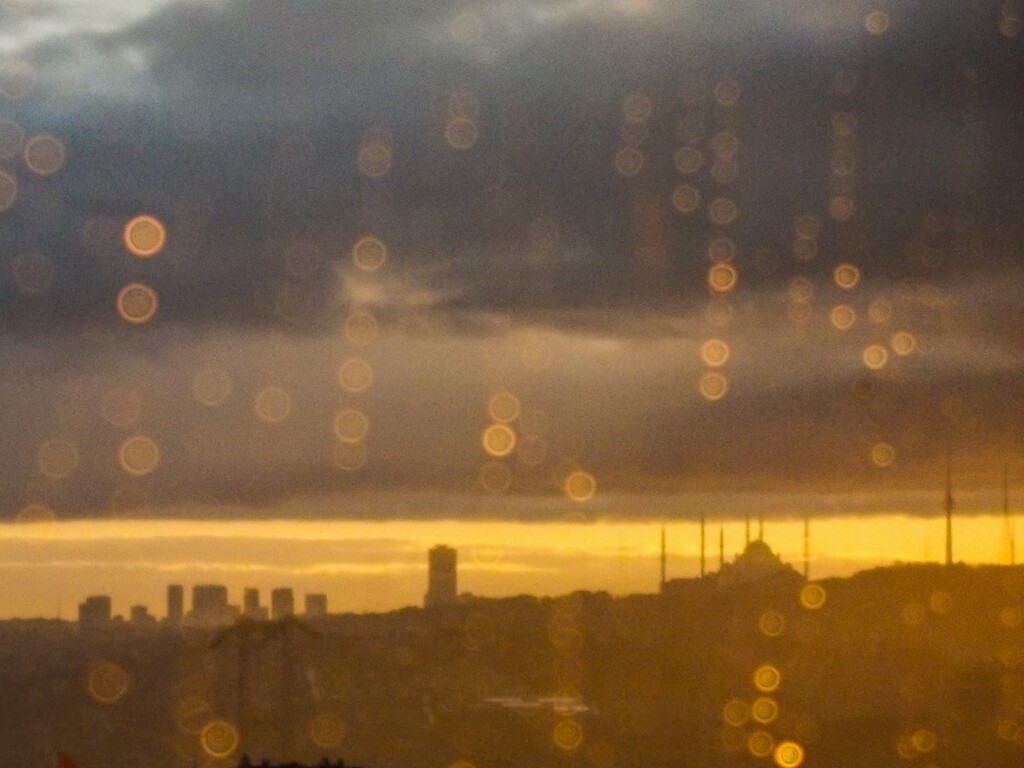 雨の中の初日の出✨