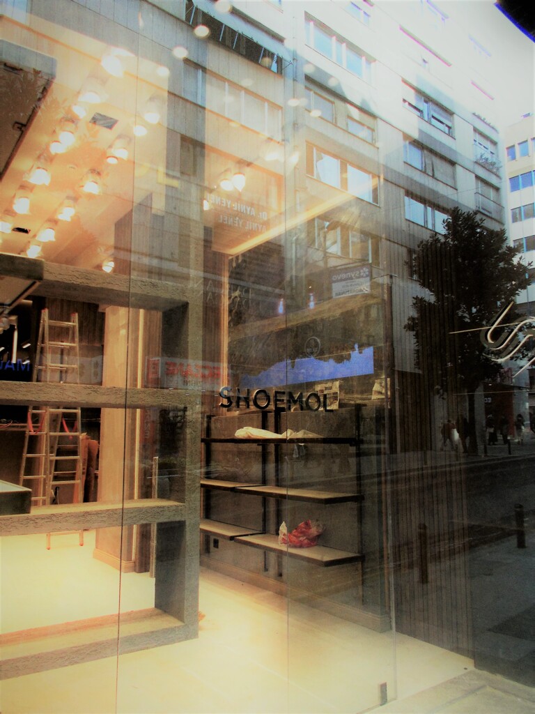 硬いガラス＊＊＊