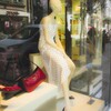 アンニュイな首筋のカーブが美しい～