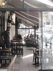 苦いコーヒー色のカフェ～♪