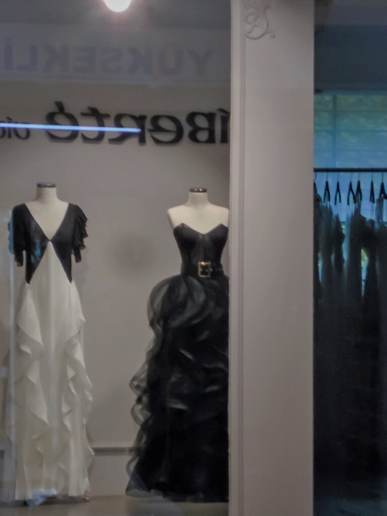 深夜の舞踏会　＠ドレスショップ