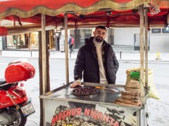 焼き栗屋さんのお兄さん～♡