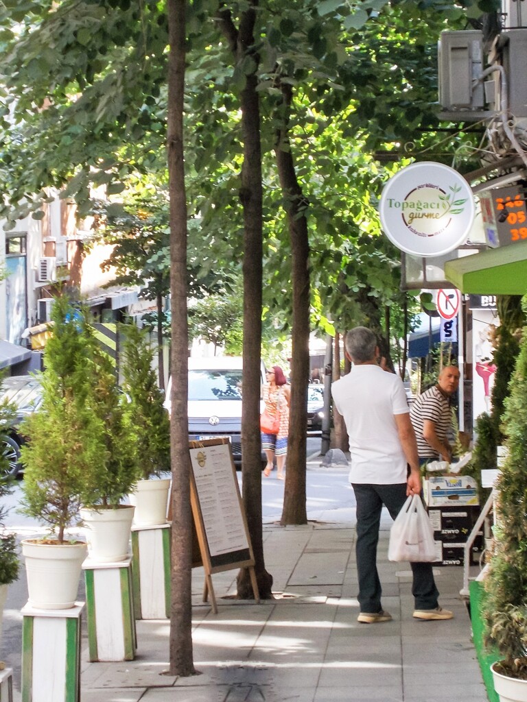 八百屋の優しいジャーフェルおじさん～♪