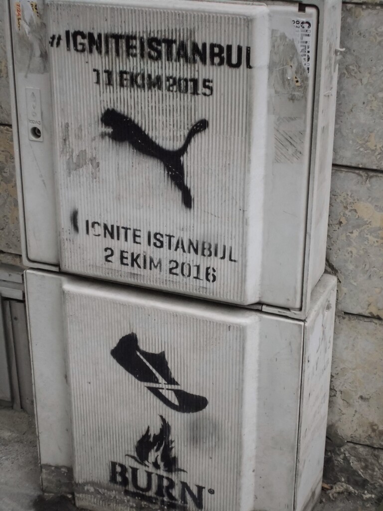 燃え上がれ！　燃えろ！　燃えろ！