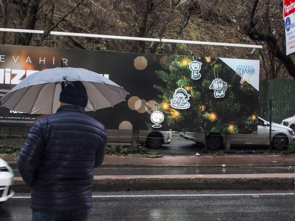 ねぇ　おじさん！　遊ぼうよ！