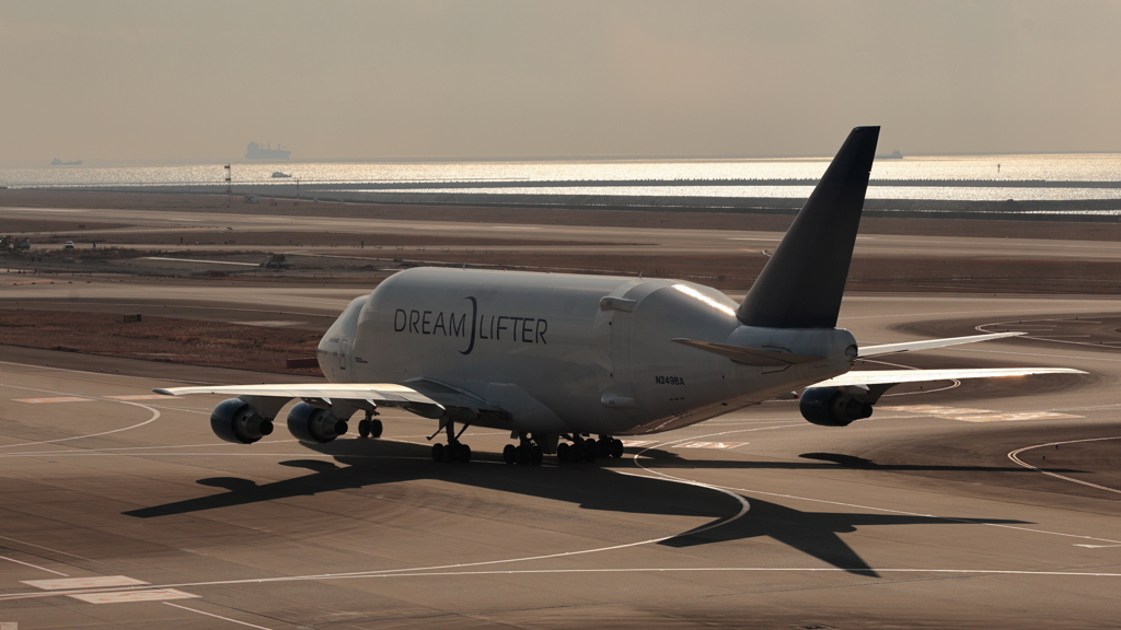 夢を運ぶ、光の航跡