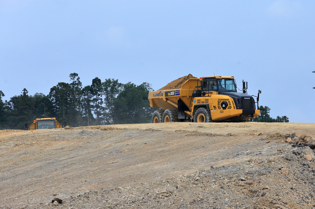 KOMATSU HM300①