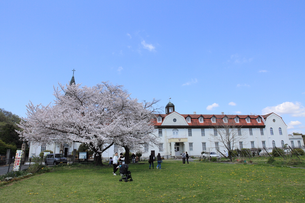 修道院の春