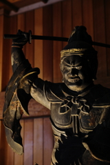 持国天立像