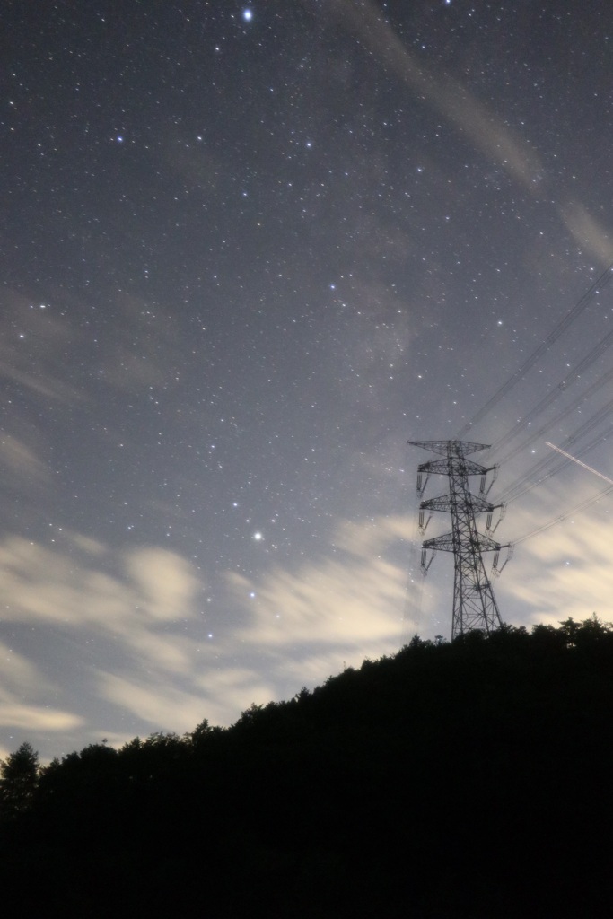 雲の切れ間から天の川❓