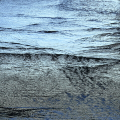 とうとうと流る