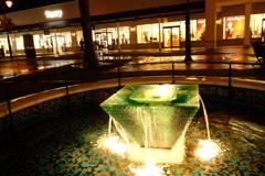 夜の噴水
