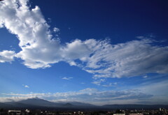 八甲田山と雲01